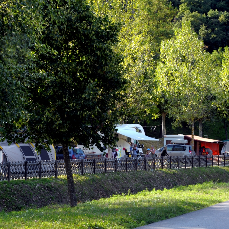 Camping 3 étoiles, Caravaning au Lac de Champos à Saint-Donat-sur-l'Herbasse