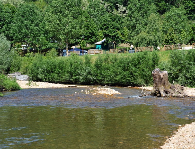 Riviere-Domaine-du-Lac-de-Champos.JPG