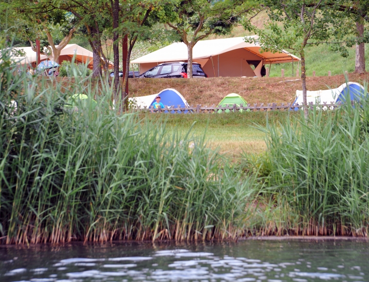 Tente Canada Domaine du Lac de Champos.JPG