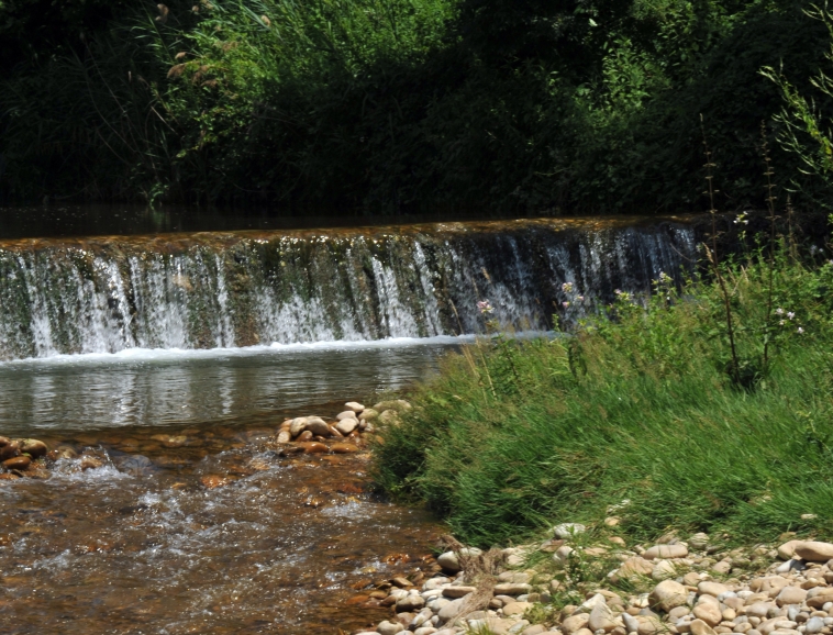 Riviere-Domaine-du-Lac-de-Champos-2.JPG