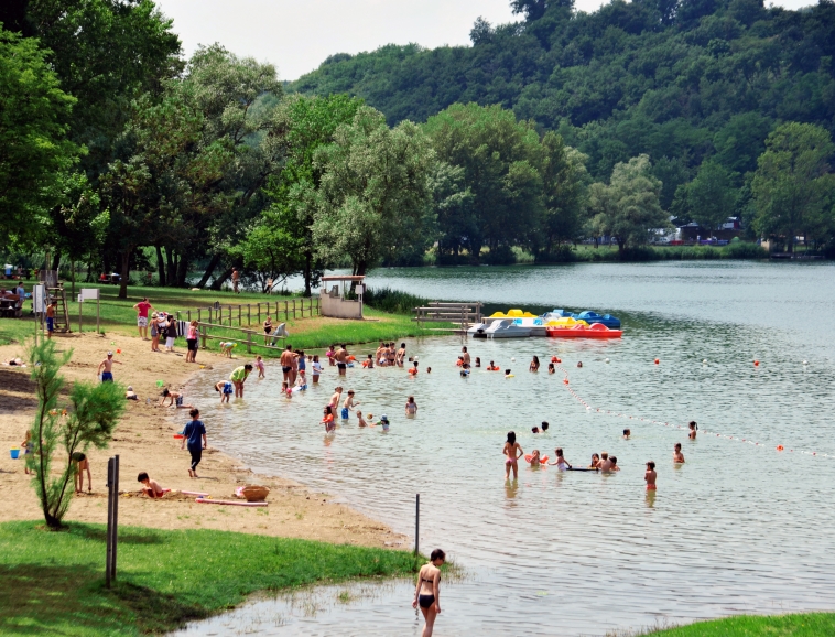 Baignade-Domaine-du-Lac-de-Champos.JPG